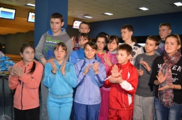 Воспитанники из школ-интернатов на Лугащине сразились в чемпионате по боулингу