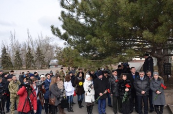 Годовщина Майдана: в Николаеве в память Героев Небесной сотни провели митинг и отслужили панихиду