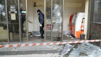 В Киеве разбили окна в офисе компании Ахметова