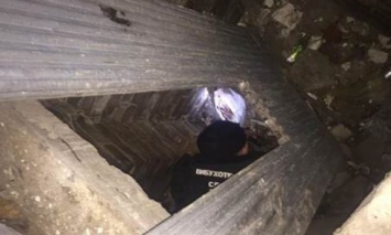 Во Львове в подвале заброшенного дома обнаружили тайник с боеприпасами