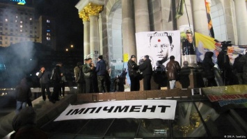 Митингующие на Майдане в Киеве решили стоять всю ночь
