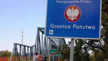 Польша планирует временно возобновить пограничный контроль