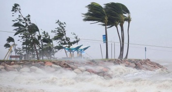 Мощнейший шторм поразил Фиджи
