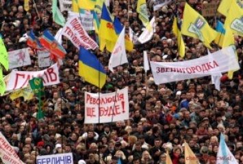 Революция продолжается, а достоинства все меньше, - участник Майдана, историк