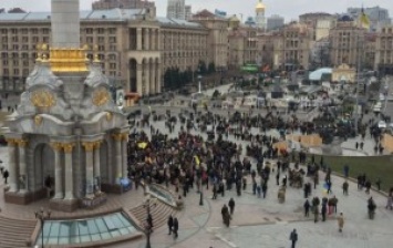 На Майдане произошло столкновение правоохранителей с протестующими. Обошлось без пострадавших