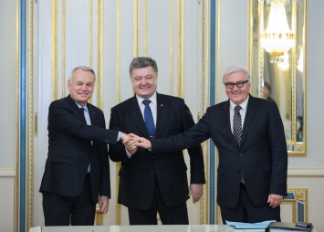 Порошенко с главами МИД Франции и Германии обсудили возможность размещения международной миссии безопасности на Донбасе