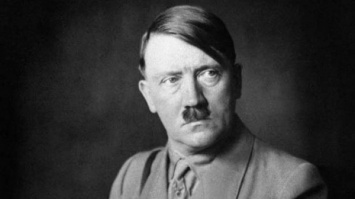 Историк опровергает информацию, что у Гитлера был «микропенис»