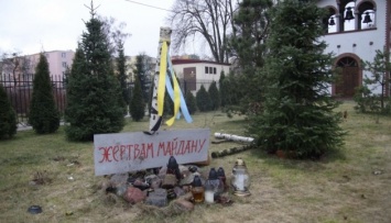 В Польше уничтожили крест, установленный в память о Героях Майдана