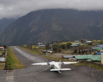 Стала известна предварительная версия крушения самолета в Непале