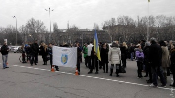 Под стенами ОГА протестовали спортсмены, требуя вернуть прежнего директора СК «Олимпиец»