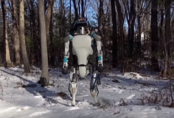 Boston Dynamics представила новую версию робота-грузчика Atlas