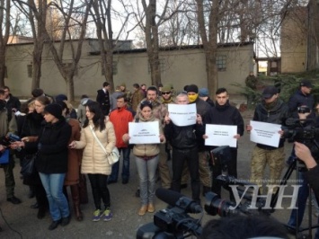 В Одессе прошел митинг против появления небоскреба на землях национального университета