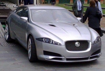 Jaguar XF обновился к 2017 модельному году