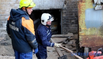 Обвал в Киеве: один из строителей без признаков жизни до сих пор под завалами
