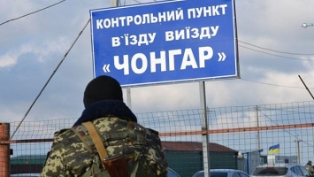 Транспорт с материковой Украины снова не может въехать в Крым