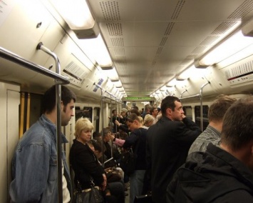 В Москве в метро пассажир распылил слезоточивый газ
