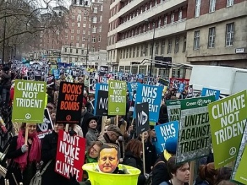 Жители Лондона собрались на митинг против системы Trident