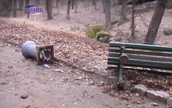 В Умани неизвестные устроили погром в одном из семи чудес Украины - парке Софиевка