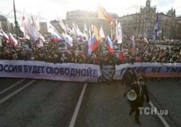 Москвичи вспоминали Немцова и требовали освободить Савченко из плена