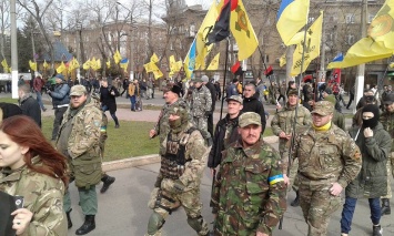 В Одессе протестующие заблокировали офисы "Сбербанка России", "Оппозиционного блока" и других компаний из РФ