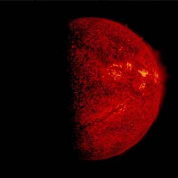 Агентство NASA разместило в сети снимок частичного солнечного затмения