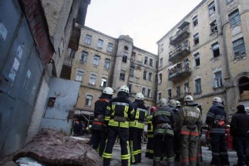 Киев хочет забрать аварийные дома
