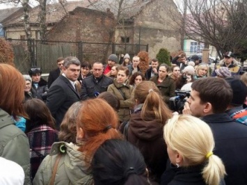 В Ужгороде митинг: общественность требует от полиции изолировать убийцу собаки