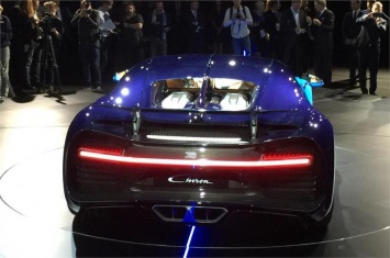 Посмотри раньше других! Фото и подробности гиперкара Bugatti Chiron за 2,4 миллиона евро