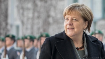 Меркель против подхода к беженцам по принципу "проходите, не задерживайтесь"