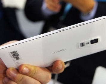 Vivo анонсировала смартфон Xplay5 с 6 Гб оперативной памяти