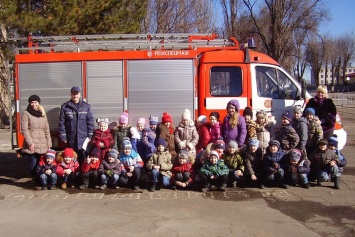 Криворожские дети пришли в гости к спасателям (фото)