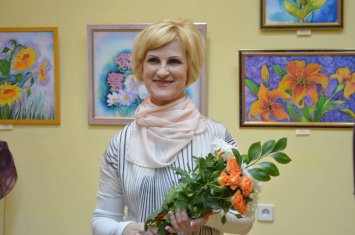 В Николаевском краеведческом музее открыли выставку батика и изделий в технике пэйп-арта