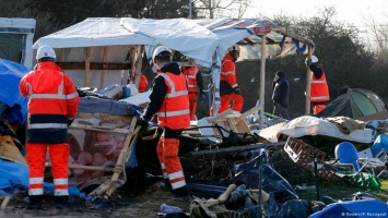 Лондон выделит дополнительно 20 млн евро на беженцев во французском Кале