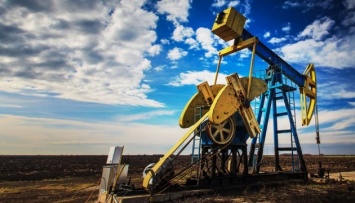 Нефть дорожает на фоне снижения добычи в США