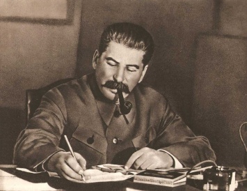 Только 17% украинцев положительно относятся к личности Сталина, - опрос