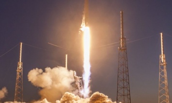 С пятой попытки SpaceX запустила ракету Falcon 9 со спутником связи