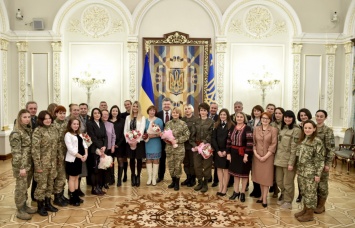 Президент Украины наградил выдающихся женщин Николаевщины