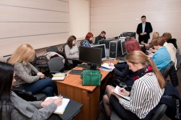 Прощайте очереди: одесские нотариусы тренируются регистрировать частный бизнес (общество)