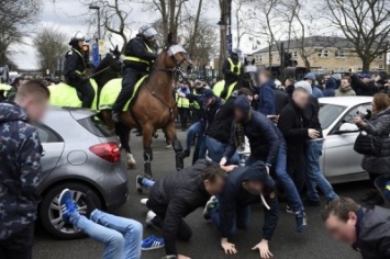 В Лондоне произошла драка между фанатами «Тоттенхэма» и «Арсенала»