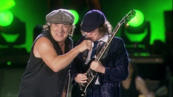 AC/DC прервала свои гастроли в США из-за проблем со здоровьем у вокалиста