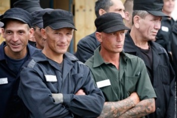 Преступники из тюрем "ДНР" попросились в заключение на подконтрольные правительству территории