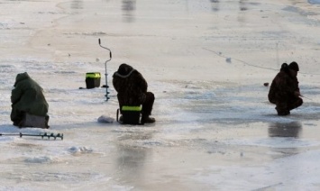 В Черниговской обл., провалившись под лед, утонули двое рыбаков