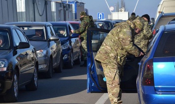 Волонтеры: На КПВВ «Зайцево» и «Новотроицкое» заминированы обочины дорог