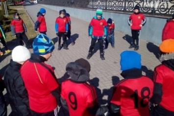 Дети из ДЮСШ "Металлург" вынуждены тренироваться на окраинах Запорожья