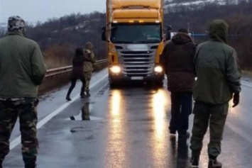 Вокруг заблокированных на Черниговщине российских фур возник новый виток конфликта