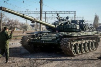 Боевики обстреляли Авдеевку из танка