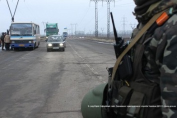 Число пересекающих пункты пропуска на Донбассе за сутки значительно выросло