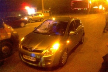 В Харькове ДТП: машина сбила девушку, когда та перебегала дорогу (ФОТО)