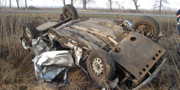 На Днепропетровщине автоугонщик на угнанном авто погиб в аварии