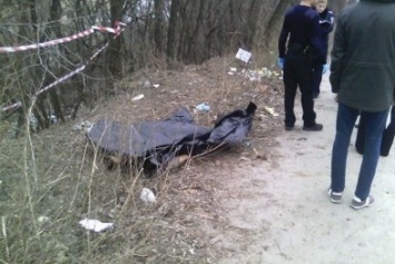 В Голосеевском районе в строительном мусоре нашли труп мужчины (ФОТО)